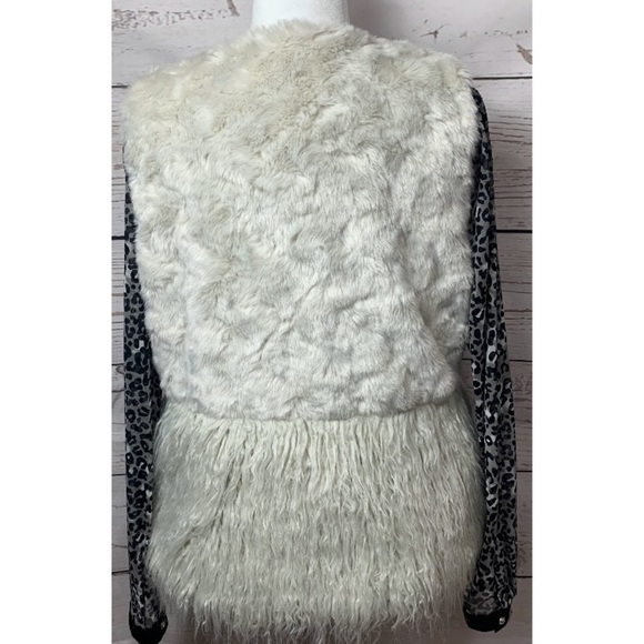 NWOT a.n.a Faux Fur Vest With Fringe Accents - Picture 5 of 7